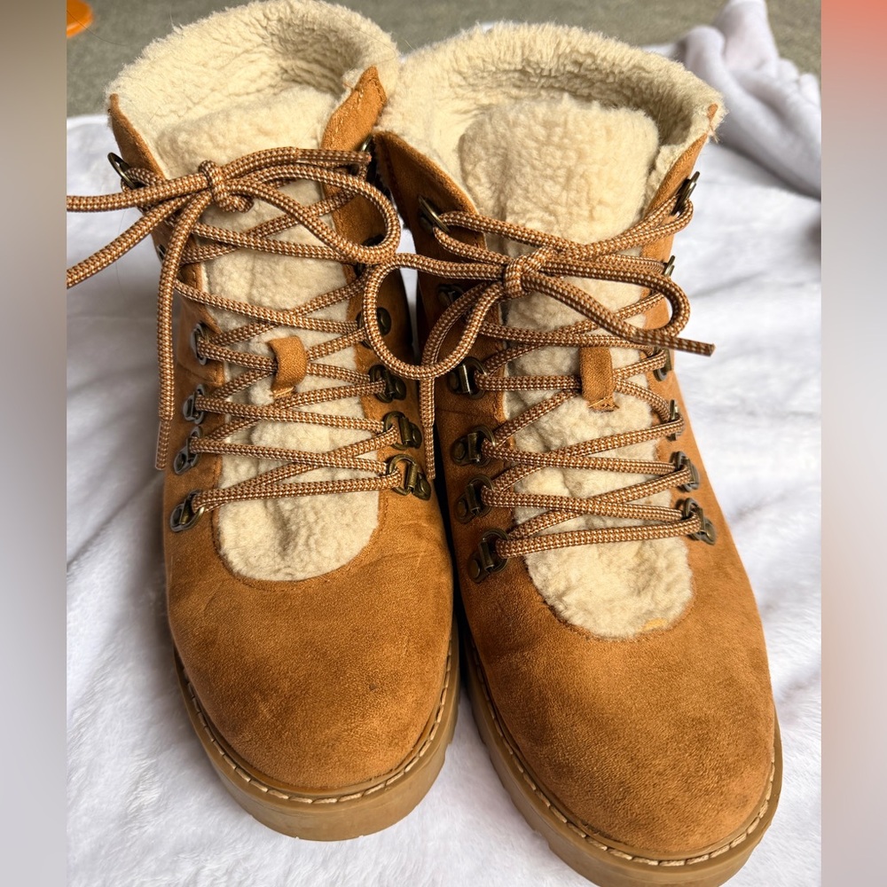 Cliffs by White Mountain Faux Suede Sherpa Lace-Up Boots Women’s 9.5M
